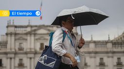 ¿Salieron con paraguas? DMC confirma precipitaciones en Santiago para este martes 22 de octubre