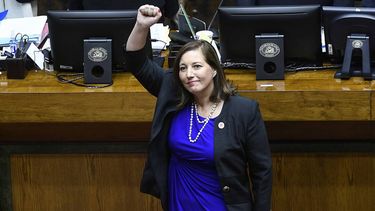 Esquirlas del aterrizaje de Paulina Vodanovic al Senado: Nueva relación con el PC y el FA