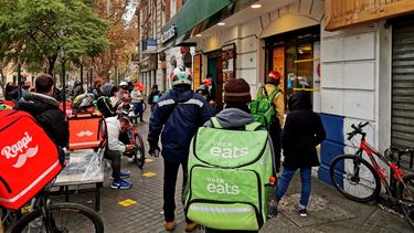 Nueva York impondrá por ley salario mínimo para los repartidores de comida desde 2023
