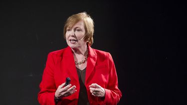 Brenda Fitzgerald, la directora de programas antitabaco que compró acciones a una empresa tabacalera de EEUU