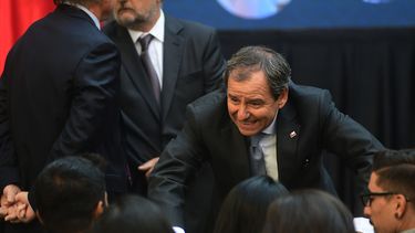 Una frase innecesaria: La explicación del ministro de Educación tras dichos sobre sus hijos y los condones