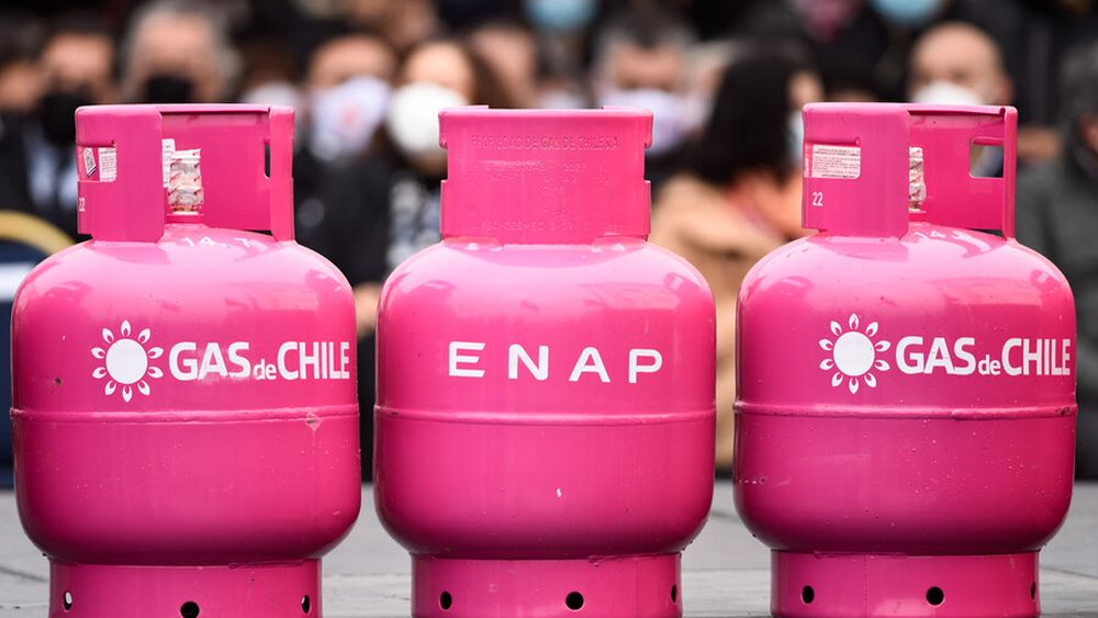 Trabajadores de ENAP acusan numerosos despidos: Pone en riesgo la operación de empresa