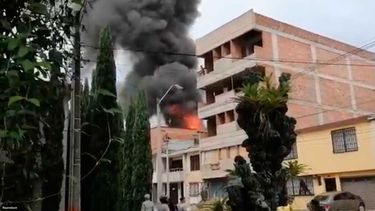 VIDEO| Avioneta sufre accidente en barrio residencial de Medellín y deja varios muertos