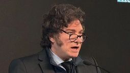 La megaencuesta con que Javier Milei evalúa en Argentina economía, democracia, periodistas y redes sociales