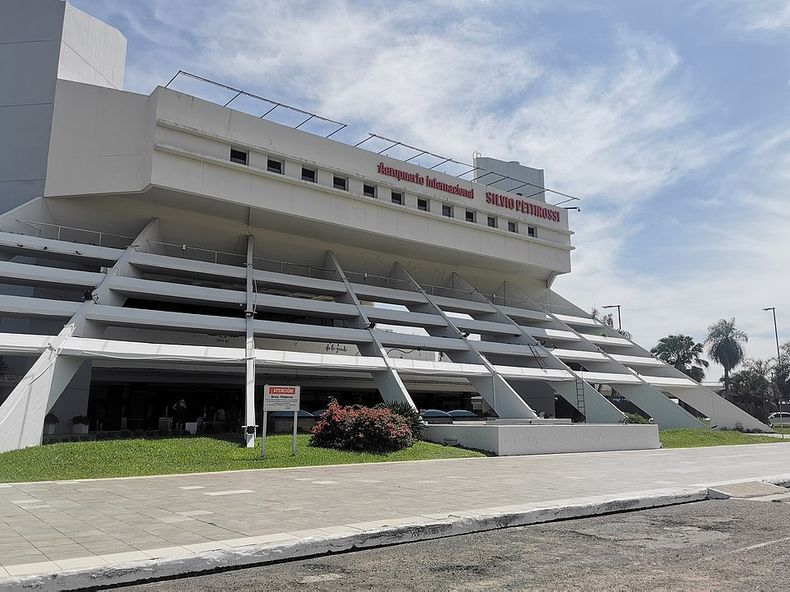 1967 960px aeropuerto internacional silvio pettirossi internation.jpg