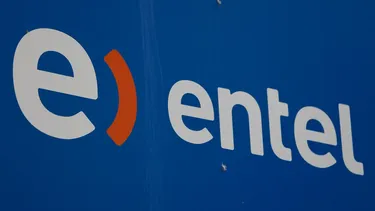 El Desconcierto | compro celular en entel la venta fue anulada y nunca recibio su dinero corte ordena devolver 240 mil y pagarle 200 mil mas.webp