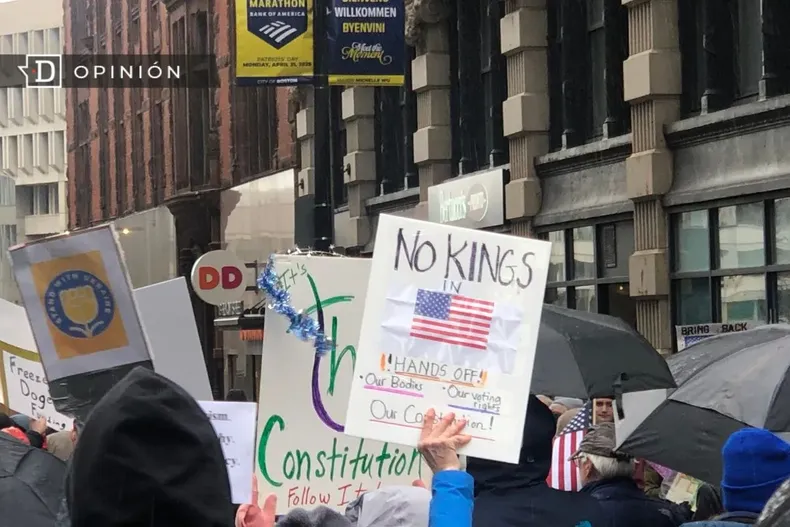 14302 imagen de la marcha hands off en estados unidos.webp