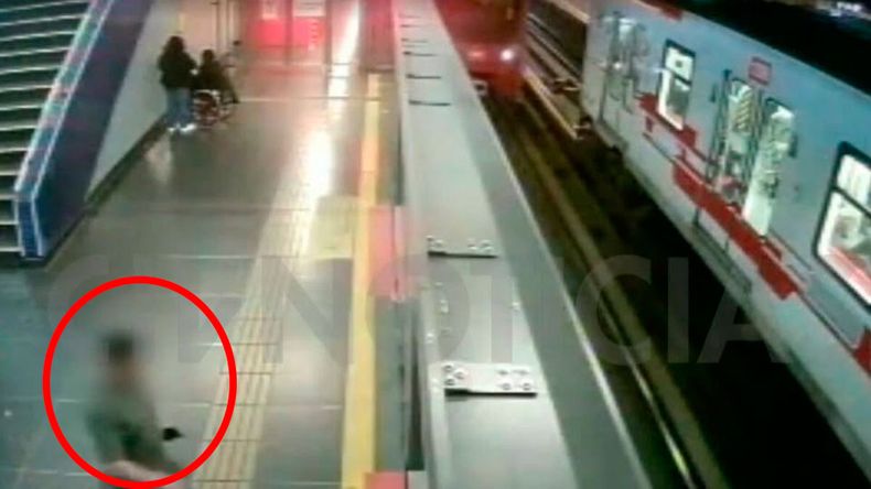 Fatal accidente en el Metro de Santiago - Agencia Uno