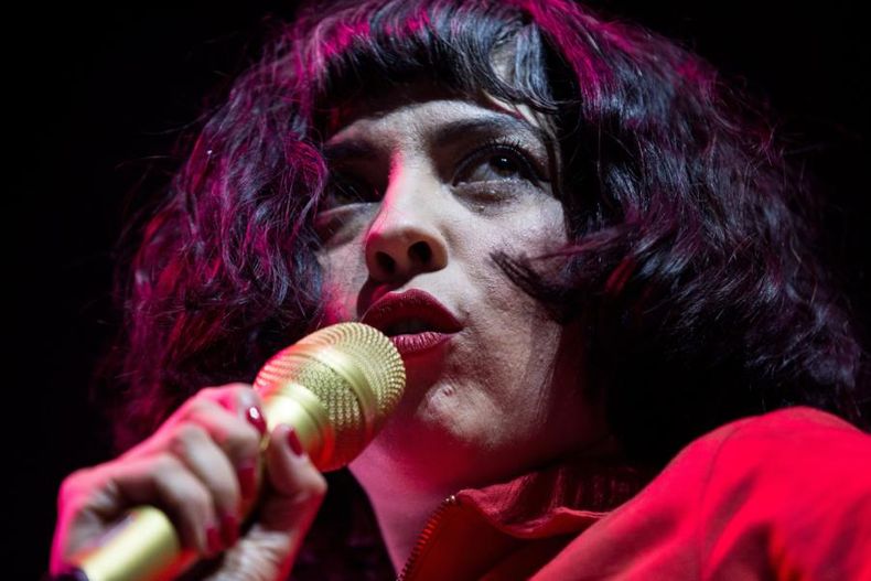 MON LAFERTE LIVE 1 900x600 1.jpg