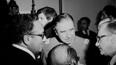 El Desconcierto | pinochet kissinger 1.jpg