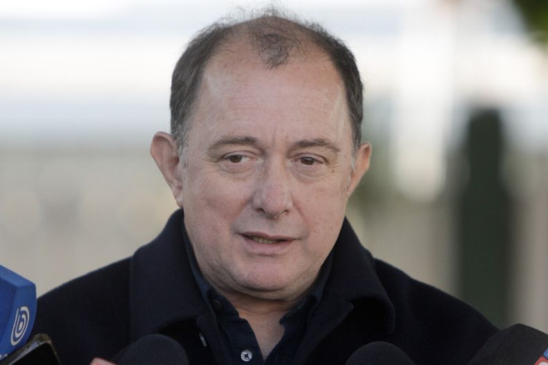 Iván Poduje apunta a terrenos de las FF.AA. - Agencia Uno