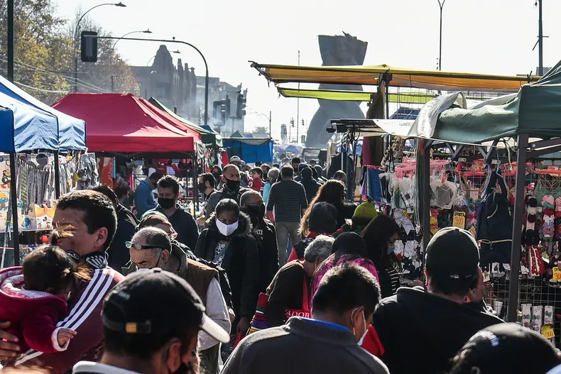 feria libre pierde litigio con vecinos por bloqueos de acceso y retiro de basura con fallo logran liberar el transito 2.webp