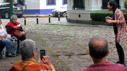 Ajustando cuentos: Festival Internacional de Narración Oral ChileCuentos