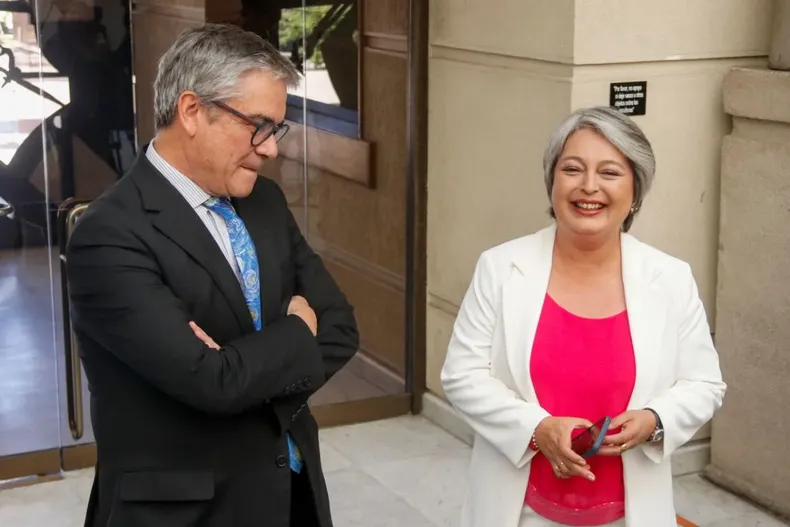 10849 ministro marcel y ministra jara 1.webp
