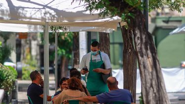 Migrantes son el 68% de la mano de obra en servicios global y 5% de la fuerza del mercado laboral