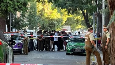 Balacera en Barrio Yungay: Al menos 2 personas heridas a cuadras de donde vive el Presidente Boric
