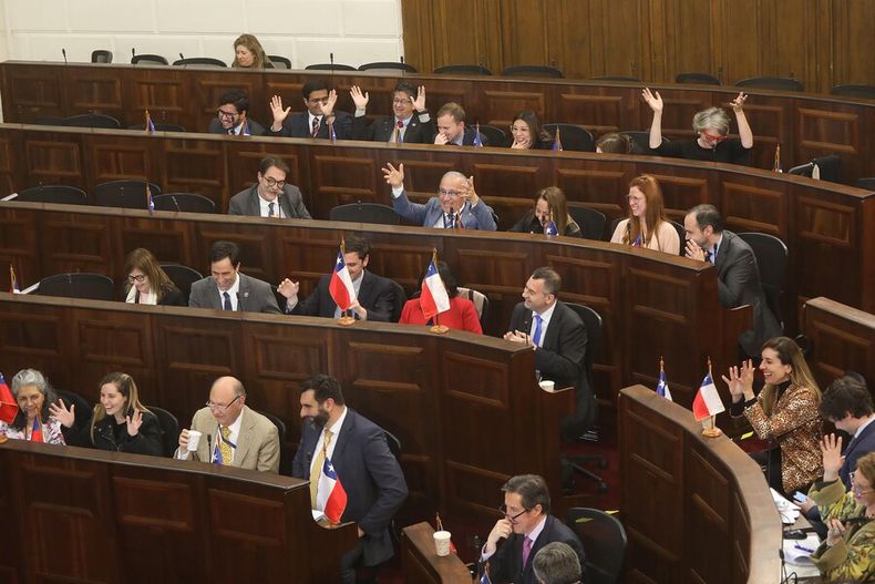 Bancada de republicanos y Chile Vamos.jpg