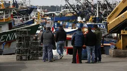 Pescadores artesanales se reúnen con ministro Grau y exigen mantener 70% de cuota de merluza: No vamos a transar