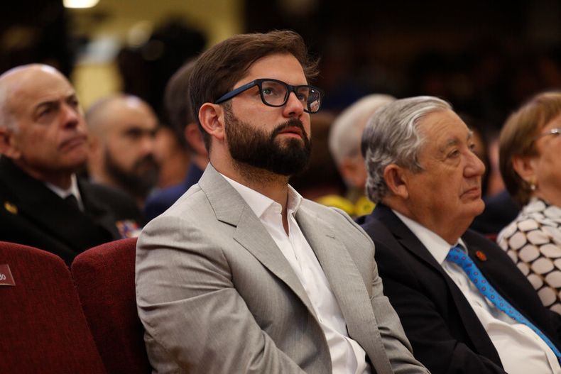 Boric muestra apoyo a presidente electo de Guatemala.jpg