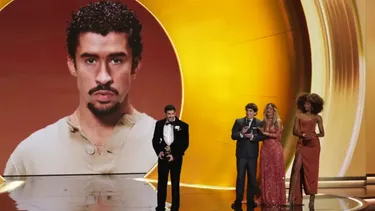 Bad Bunny rompe barrera de 68 años en Grammy 2026 al ganar Álbum del Año con primer disco completamente en español
