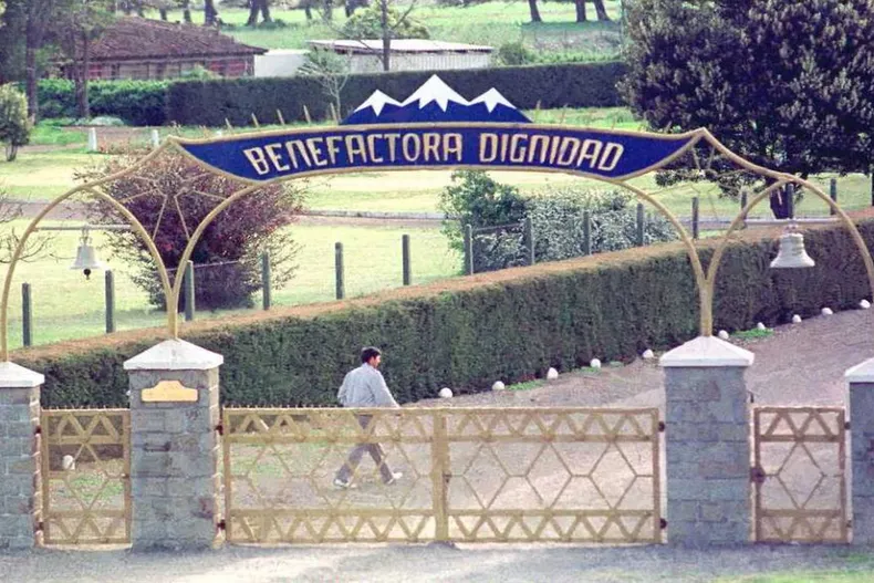 18750 colonia dignidad.webp