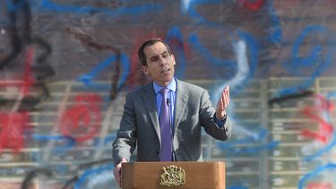 Alcalde de Santiago dice que están sobrepasados con la violencia que hemos visto de las niñitas del Liceo 1