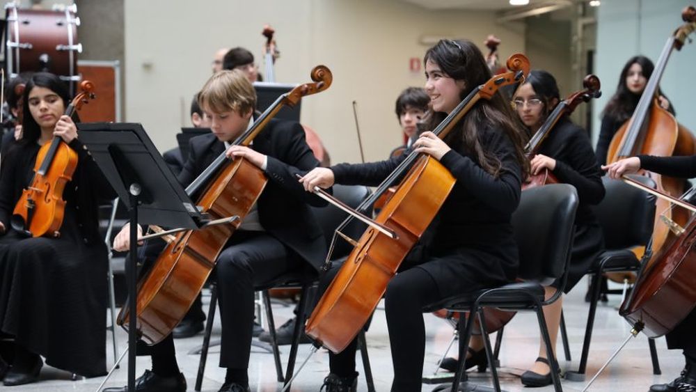 100 jóvenes se toman Teatro Municipal de La Pintana en concierto gratuito de música clásica