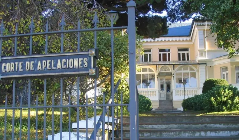 municipio destituyo a tens por viajar a argentina y brasil con licencia de reposo total intento revertirlo en la corte y perdio.webp