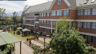 El Desconcierto | 6168 frontis de sede del instituto arcos.jpg