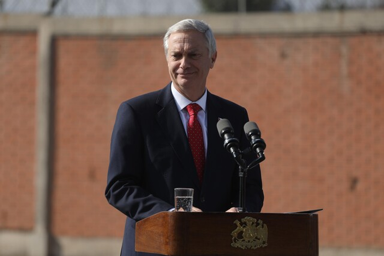 El presidente José Antonio Kast encabeza firma del Acuerdo Marco de Cooperación que acelera el Plan Maestro de Infraestructura Penitenciaria, junto a los ministerios de Justicia, Seguridad y Obras Públicas. Créditos: Agencia Uno.