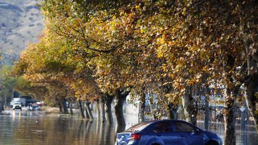 Expertos tras caos por lluvias: Santiago es una ciudad impermeable, mal planificada y en expansión