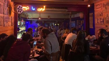 Los bares vuelven a vender alcohol a sus clientes en Siria tras la llegada de los islamistas