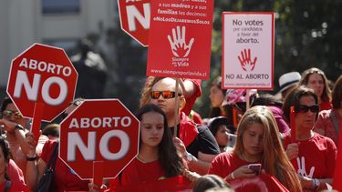 Objeción de conciencia: La nueva estrategia para limitar el alcance del proyecto de aborto en 3 causales