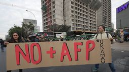 FOTOS| Jornada de protesta de No + AFP: Ukamau cortó el tránsito en Estación Central y Luis Mesina se reunirá con Alejandro Guillier