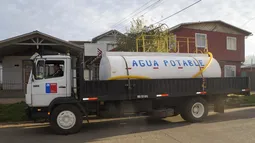 Solución parche que se volvió permanente: Piden solucionar suministro de agua para miles que dependen de camiones aljibe