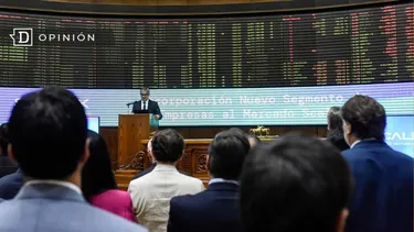 El Desconcierto | 9454 ministro marcel en la bolsa de santiago.webp