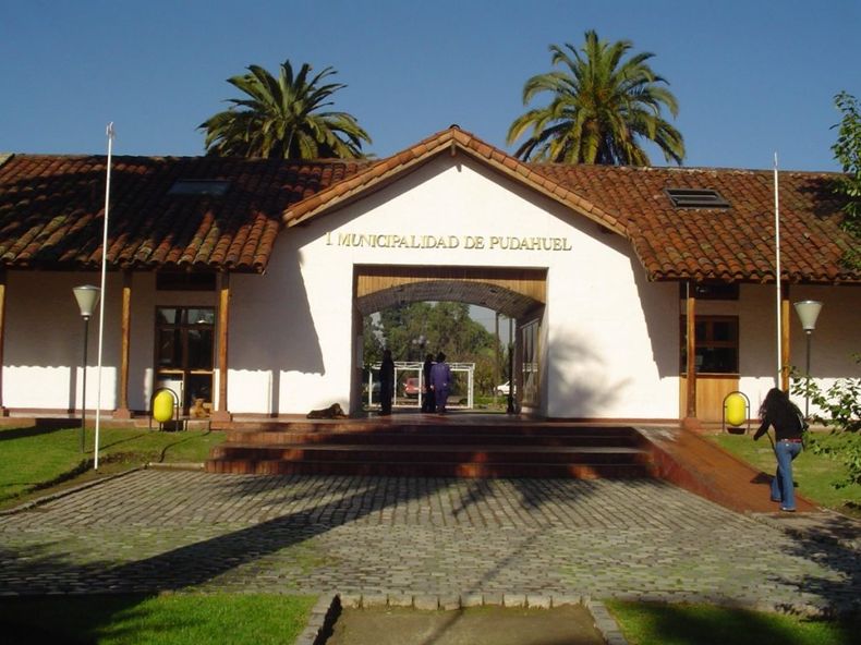 sufrio caida en un hoyo no senalizado y consiguio en juicio millonaria indemnizacion de municipalidad.jpg