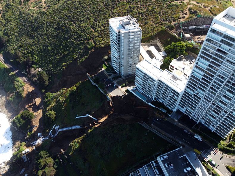 dueno de terrenos del socavon no es obra de la urbanizacion que fallo es una victima.jpg