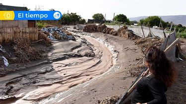 El tiempo sigue complicando a Chile: Lluvias en el norte generan peligro de aluviones