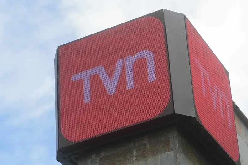 10069 tvn logo fachada.webp