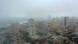 Iquique y Antofagasta bajo las lluvias este martes - Agencia Uno
