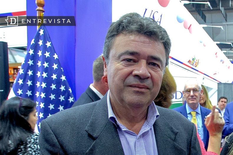 Ministro Esteban Valenzuela en China.jpg