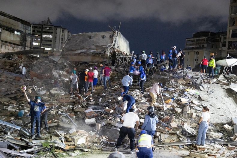 Proyectan más de 1.000 fallecidos por terremoto en Venezuela - Agencia EFE