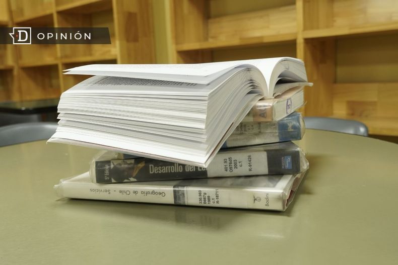 1640 biblioteca de la universidad de la frontera.jpg