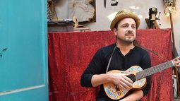 El Gallo Bottinelli estrena video, alista grabación de su nuevo disco y se presenta en vivo en Casa Payaso