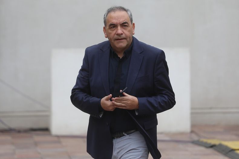 tension en el oficialismo senador espinoza respalda a timonel ps y critica soberbia del gobierno.jpg