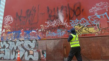 Tras grafitis en Iglesia San Francisco: Presentan ley antirayados que endurece penas por reincidencia