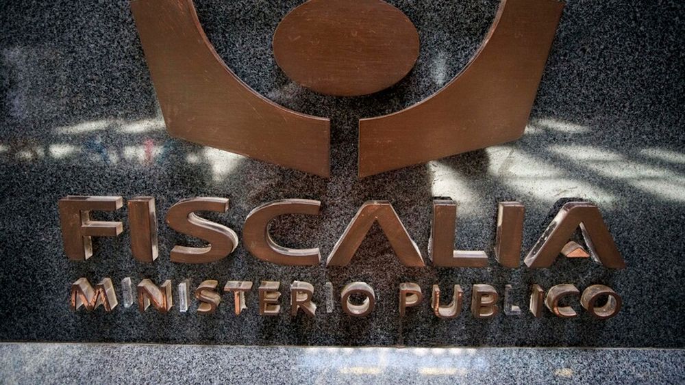 Funcionarios de Ministerio Público acusan a senador de querer instalar operadores políticos