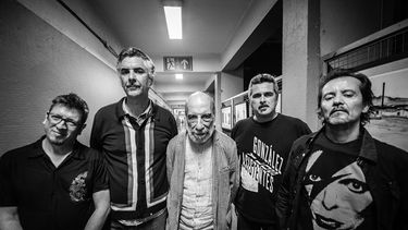 Documental “Zurita y Los Asistentes”: La historia de una feliz alianza de rock y poesía