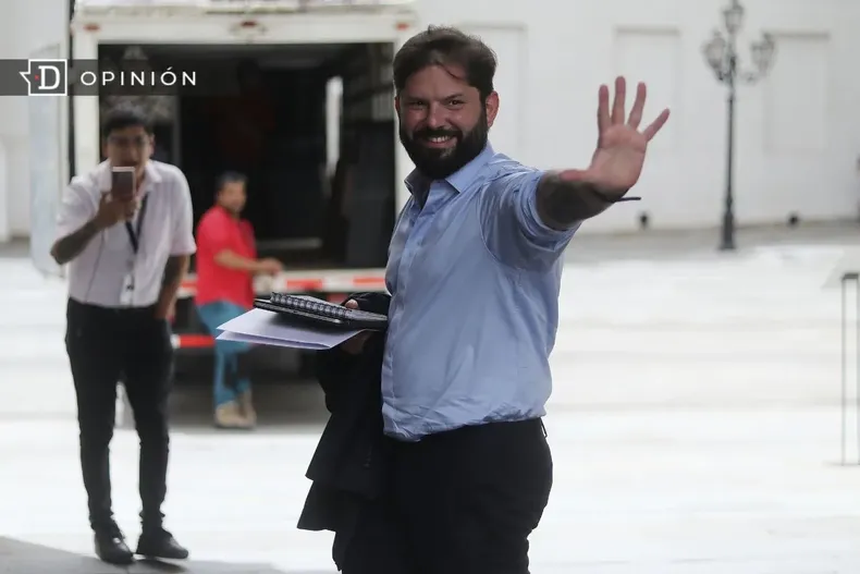 12655 presidente gabriel boric en la moneda.webp